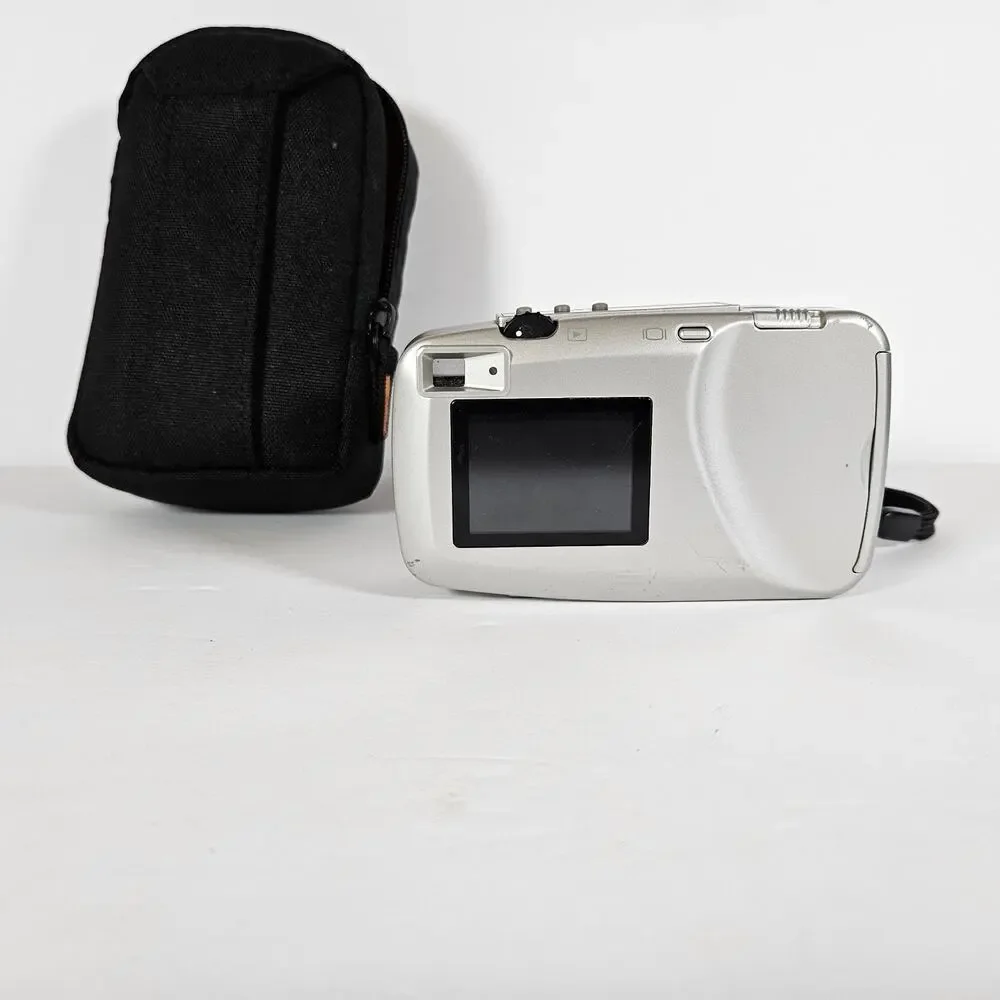 HP PhotoSmart 318 Digital Camera 2.3MP Tested Working w/ Case & 64MB CF Card